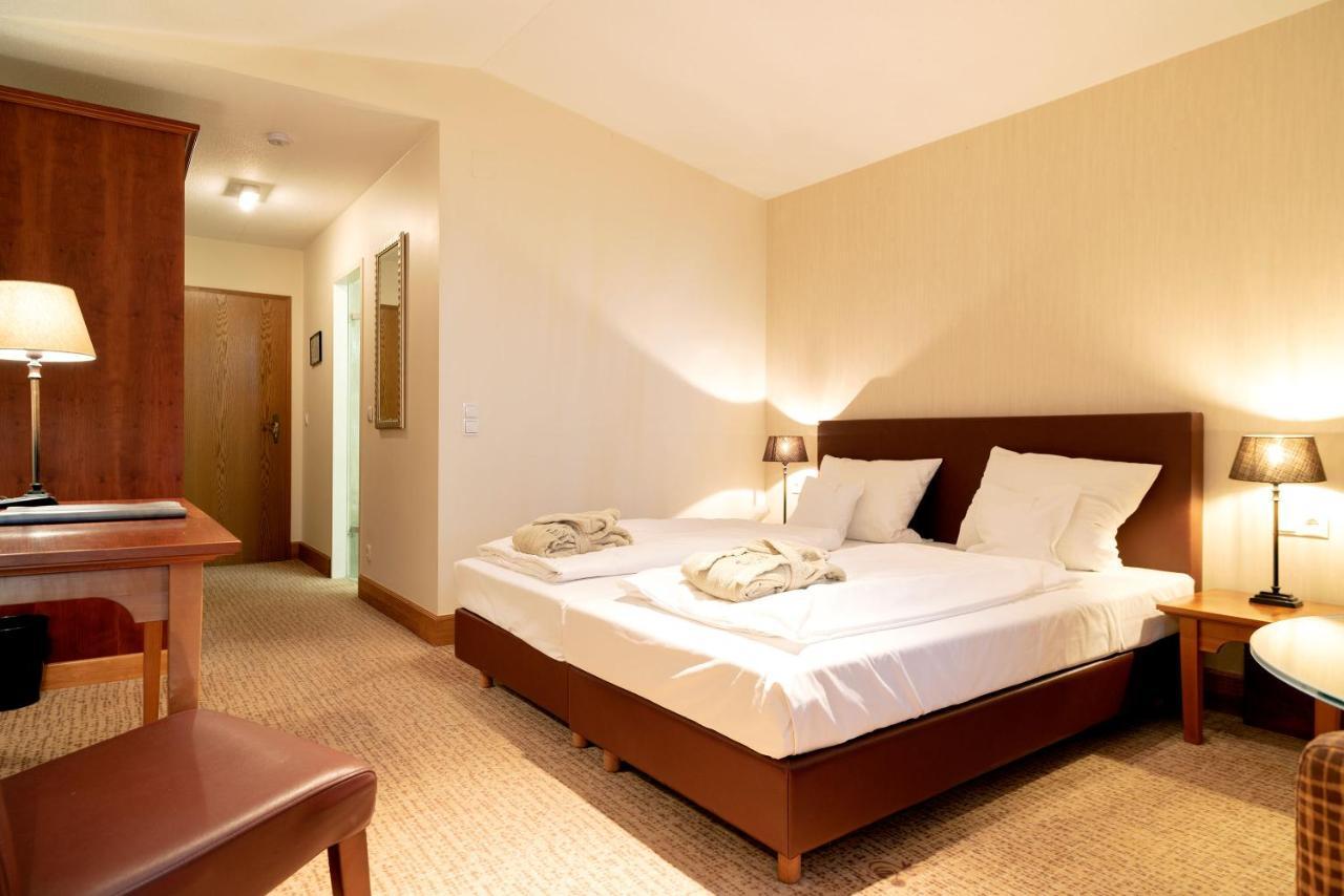 Waldhotel Tannenhaeuschen Wesel  Extérieur photo